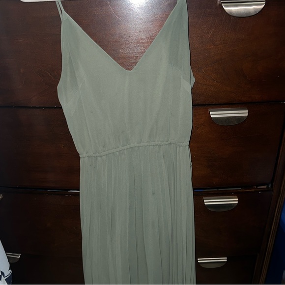 ASOS DESIGN Petite pleated cami midi dress with drawstring waist in khaki - Picture 4 of 5